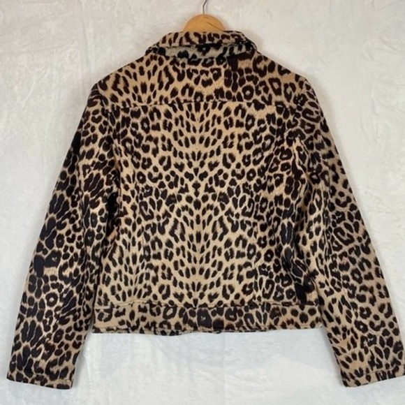 Andree by Unit Animal Print Moto Jacket
Bomber Cropped Zip Front Cheetah
Leopard - Picture 5 of 8